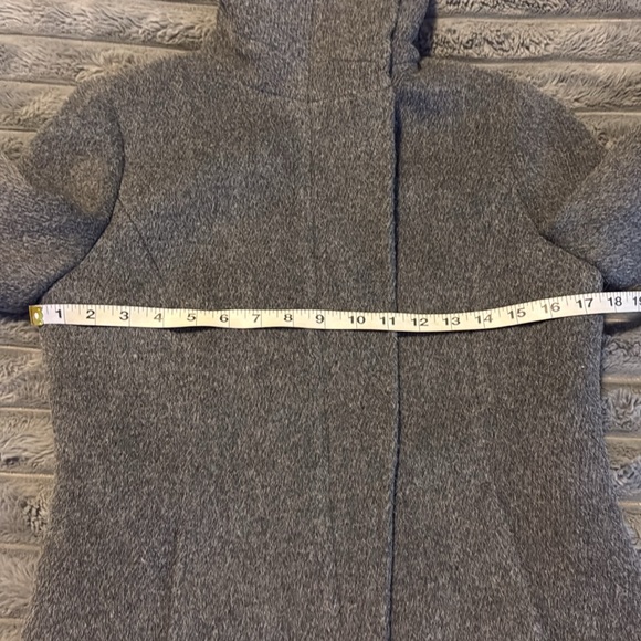 MaxMara Funnel Neck Short Sleeved Wool/Cashmere Blend Jacket - Picture 6 of 13